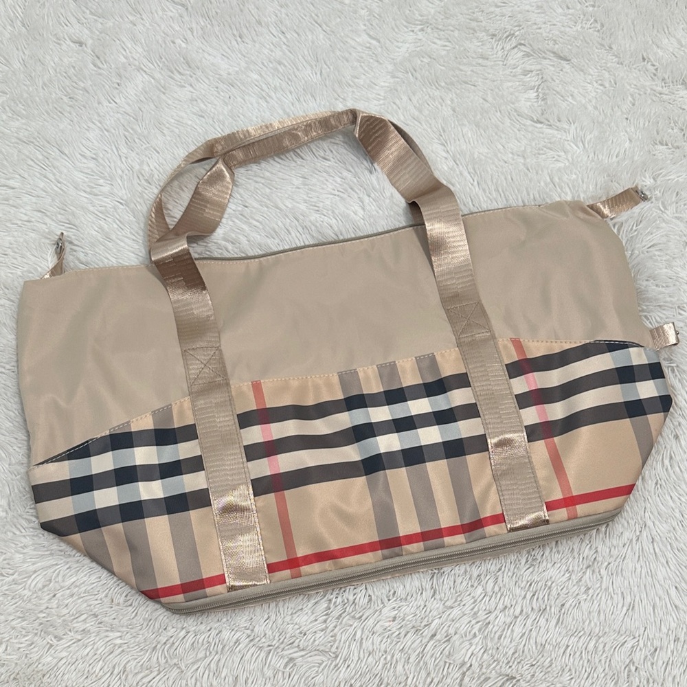 🌴NWT Expandable Duffle Bag